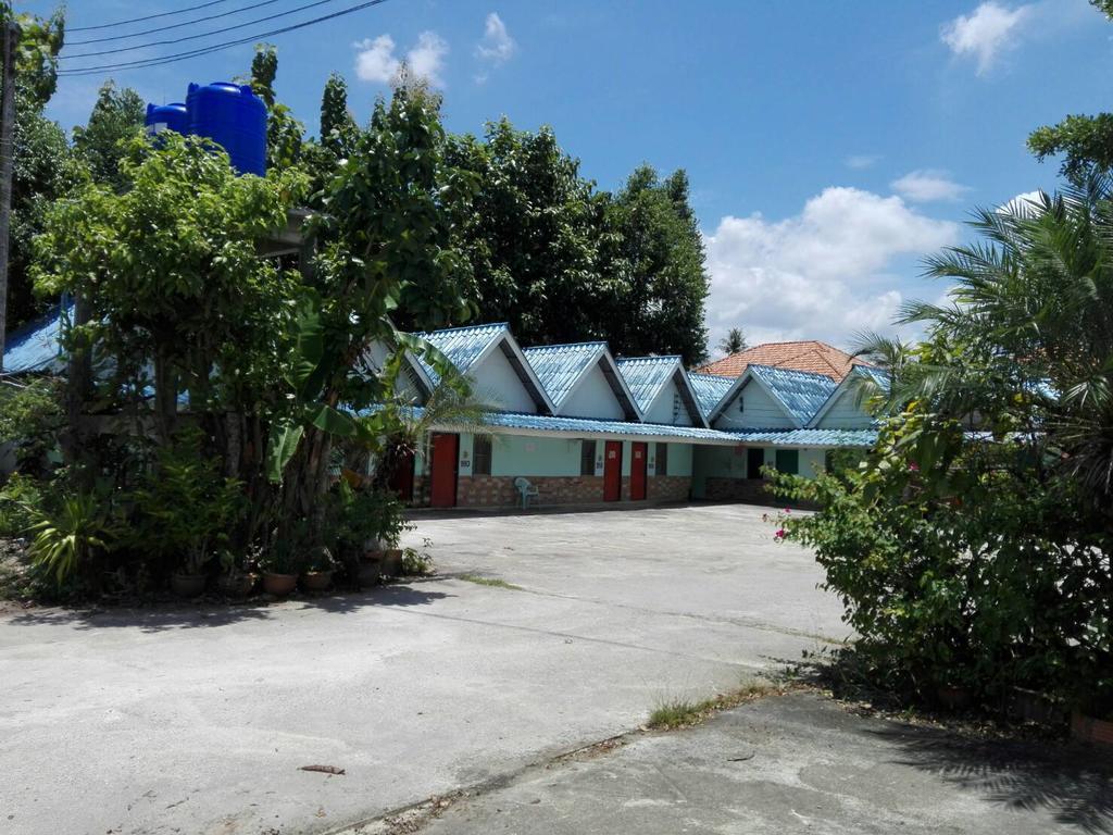 Kanjana Resort Surat Thani Exterior photo